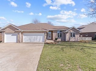 2328 S Lexus Ave, Springfield, MO 65807
