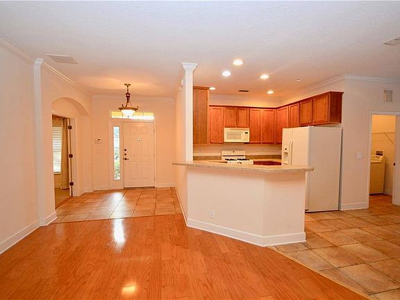 5th image of 143 Birchmont Dr
