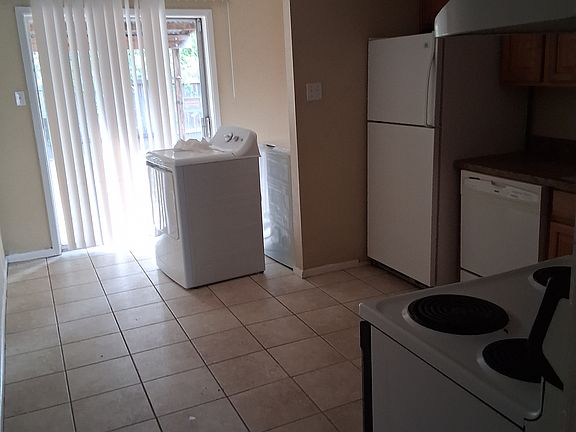 3rd image of 1609 Mossglenn Cir #1