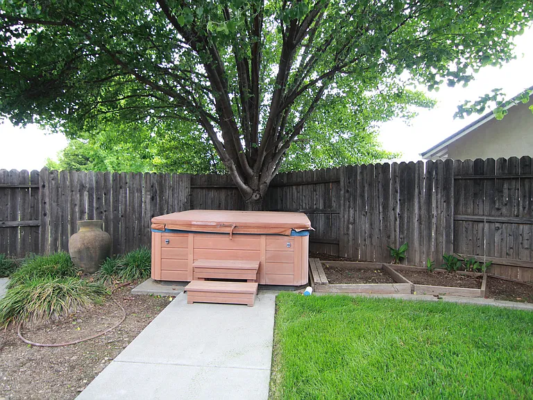 113 Sterling Oaks Dr — Photo 18