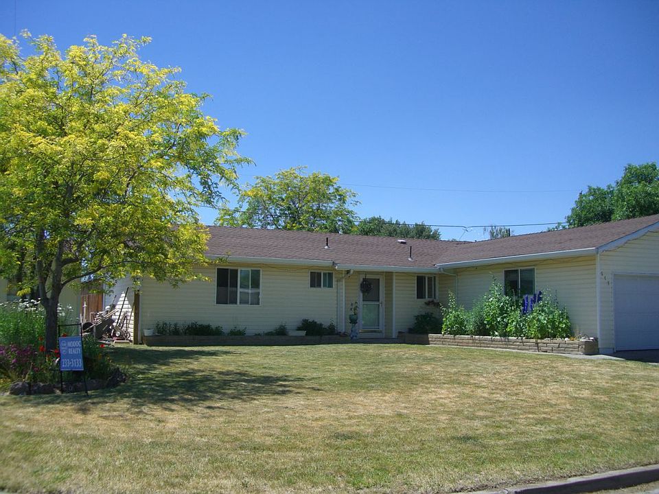 2nd image of 515 E 11th St