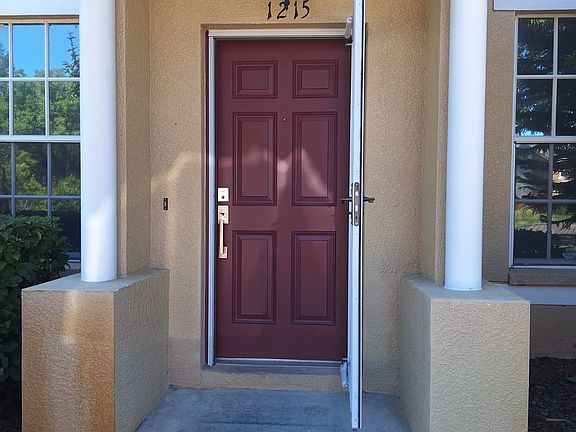 3rd image of 1215 Baronscourt Dr