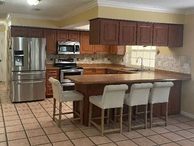 18816 Cimbora Dr — Photo 2