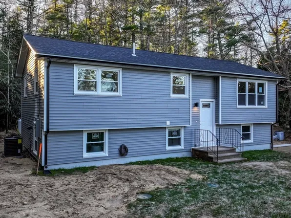 25 Wareham St, Carver, MA 02330
