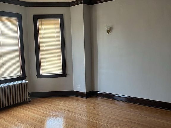 4th image of 8439 S Blackstone Ave #1501-2