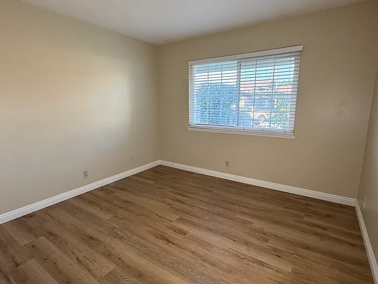 17040 Ridge Park Dr — Photo 16