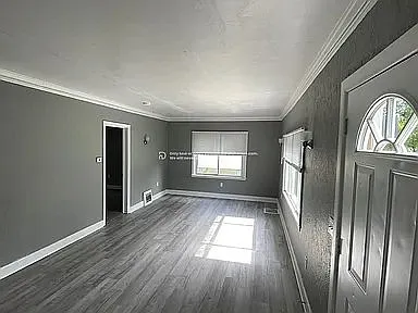 2 bed, 1.0 bath, 940 sqft, $1,146 — Photo 2