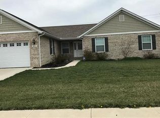 821 Bluff Ridge Ln, Shiloh, IL 62221