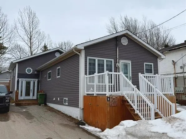 1 Pine Street, Deer Lake, NL A8A1Y9