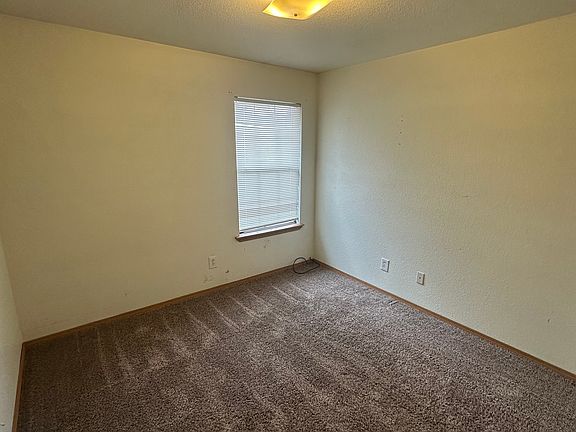 4th image of 133 W Briarmeadow St #1