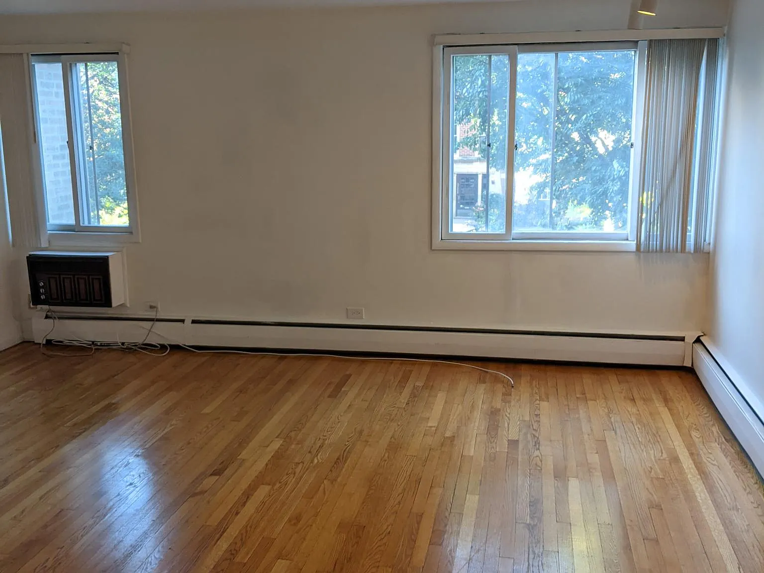 2 bed, 1.5 bath, 1000 sqft, $1,900 — Photo 4