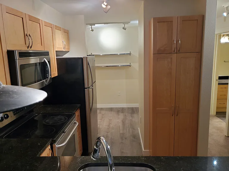 111 108th Ave NE #206 — Photo 42