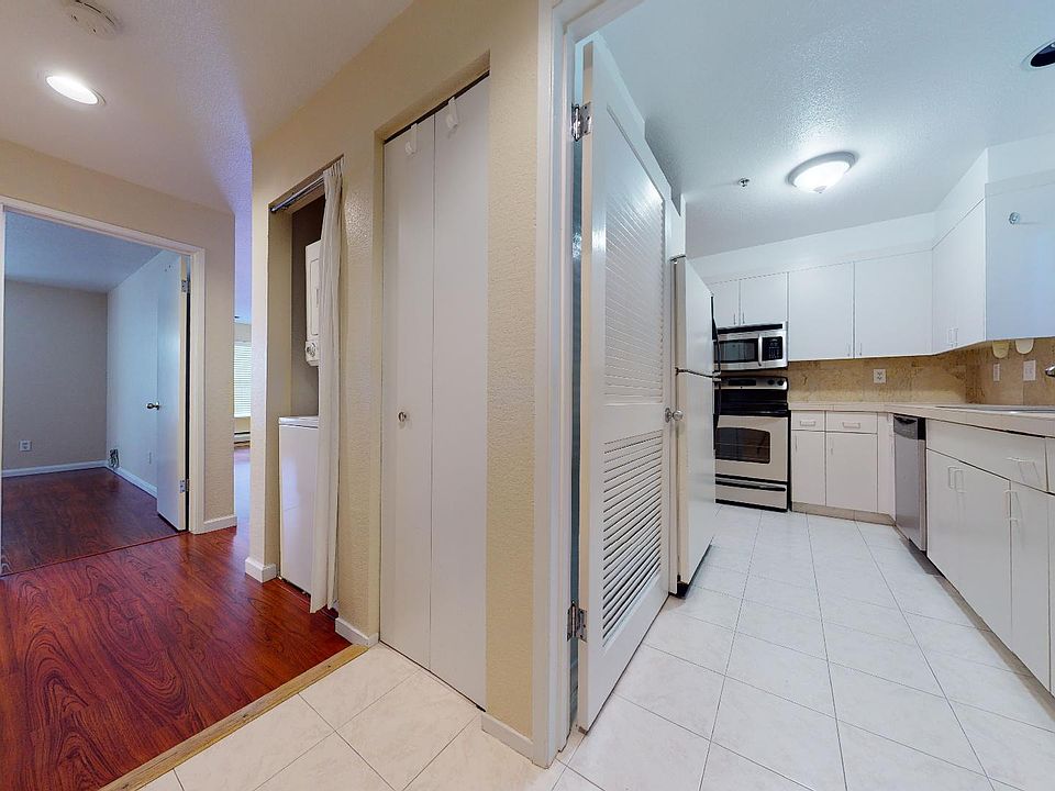 1st image of 1945 Washington St #1