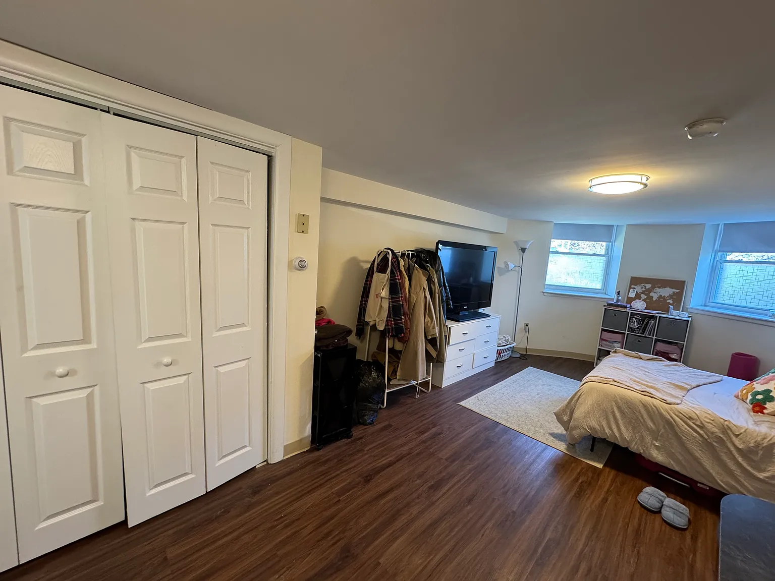 Studio, 900 sqft, $1,925 — Photo 3