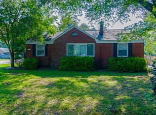 1201 Honeysuckle St, Cayce, SC 29033