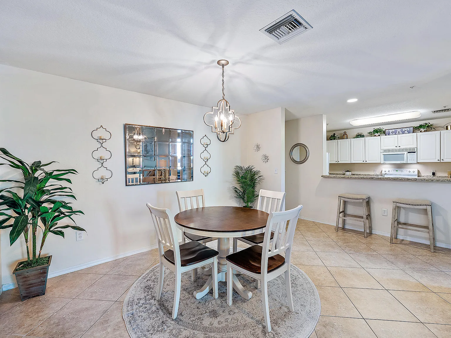 2 bed, 1.0 bath, 968 sqft, $2,800 — Photo 4