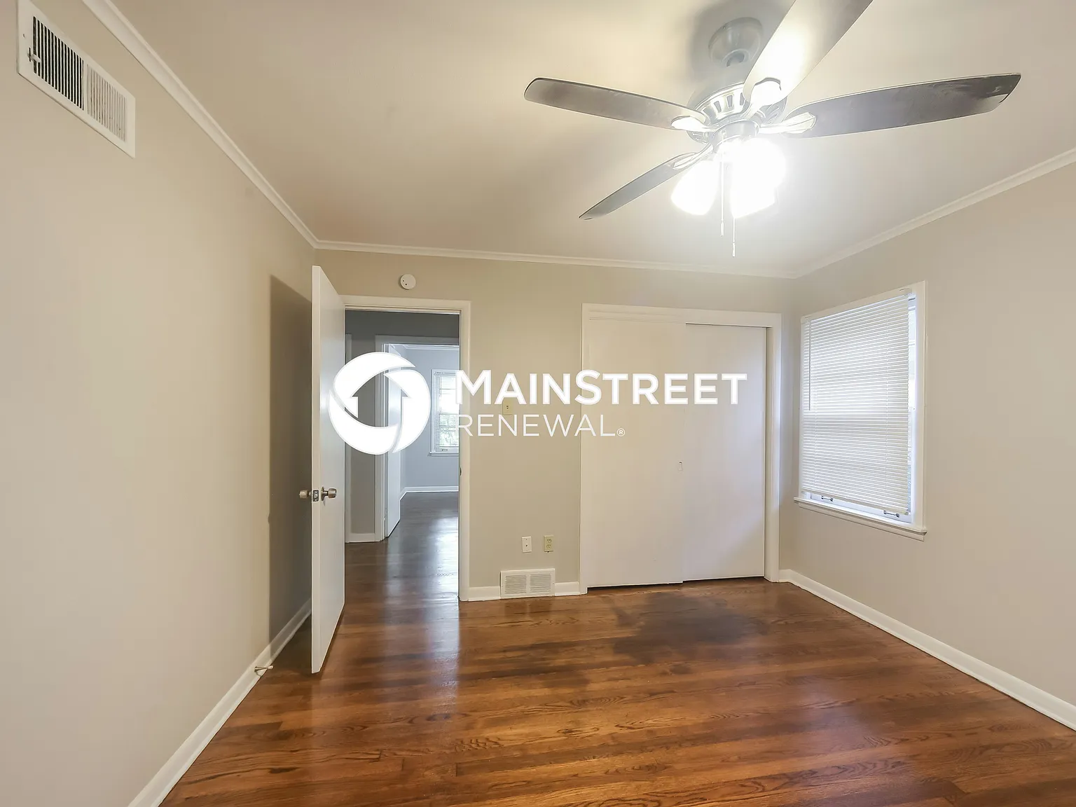 1731 Myrna Ln — Photo 4