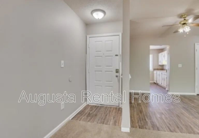 2449C Jennings Rd — Photo 2