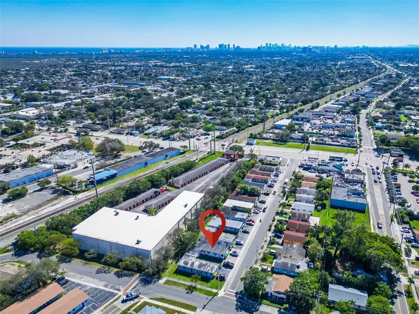 105 SW 5th Ct Unit 3, Dania, FL 33004
