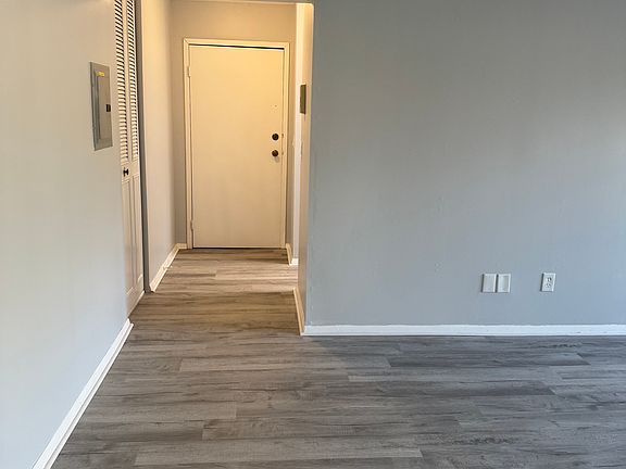 2nd image of 54 Shrewsbury Green Dr Unit K