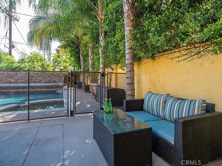 15014 Valleyheart Dr — Photo 40