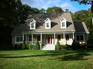 39 Douglas Dr, Hamden, CT 06518