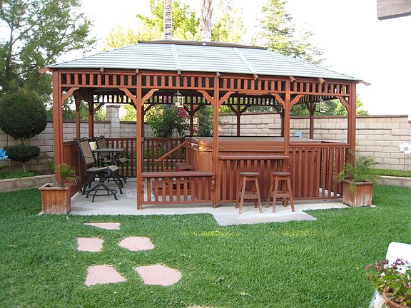 Spa w/Gazebo