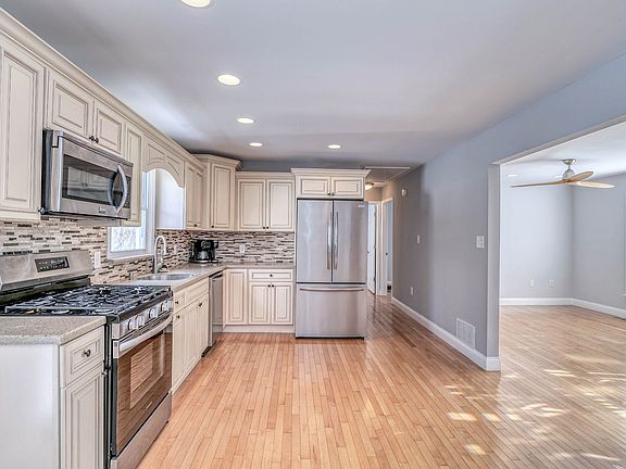5th image of 343 W Emerick Ave