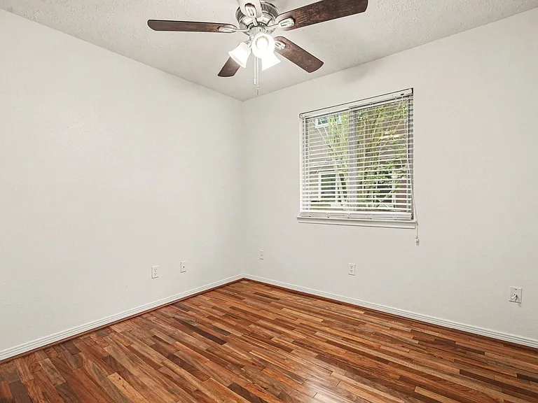 2909 Forest Hills Dr — Photo 18