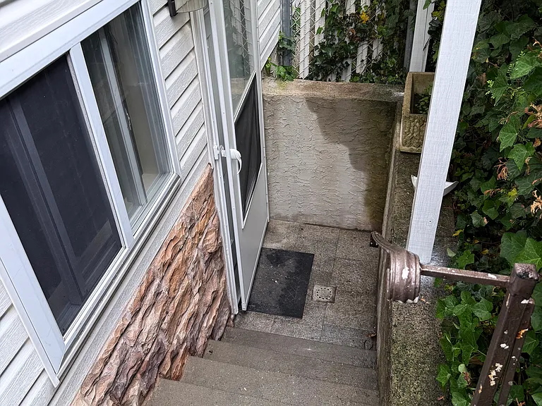1260 Drumgoole Rd E #3 — Photo 6