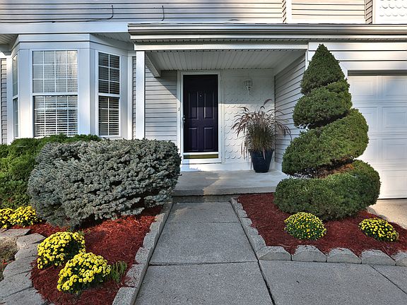 2nd image of 318 Victorian Ln #62