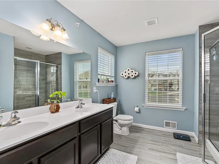 301 Redclover Ln — Photo 35