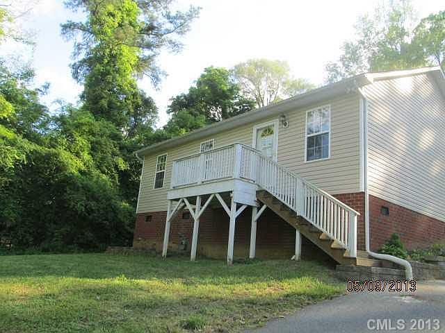 1st image of 95 NE Shamrock St