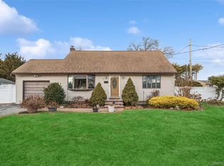 29 Lexington Avenue, West Babylon, NY 11704