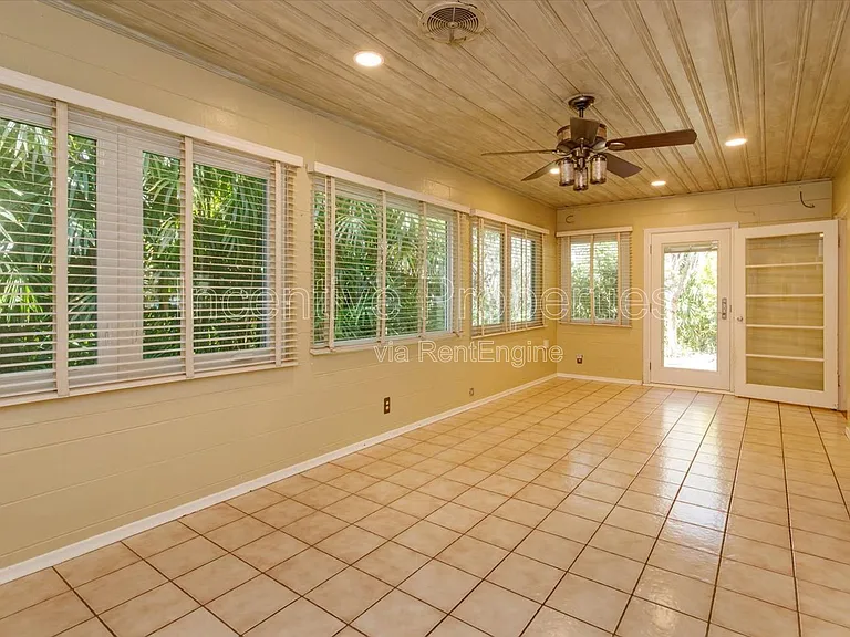 816 Putnam Ave — Photo 18