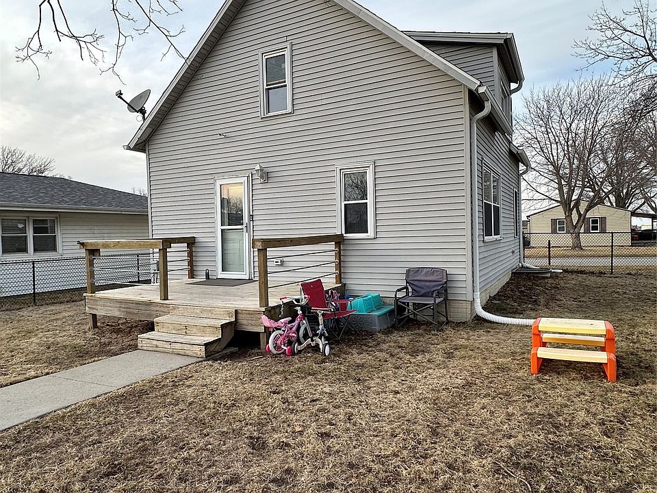 1st image of 619 N 10th St