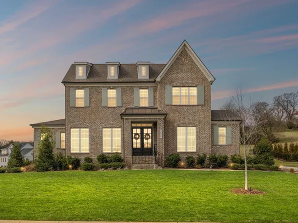 7045 Vineyard Valley Dr, College Grove, TN 37046