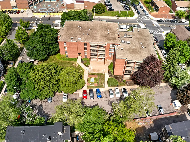 Taurus Apartments — Photo 32