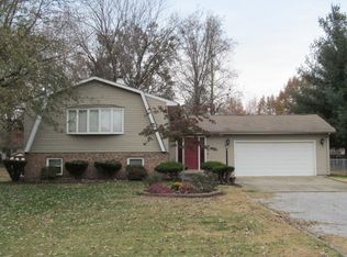 1021 Lake Shore Dr, Mount Vernon, IL