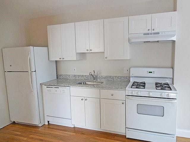2nd image of 50 Oliver St #5