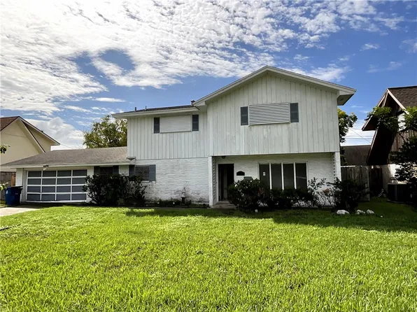 110 Chase Drive, Portland, TX 78374