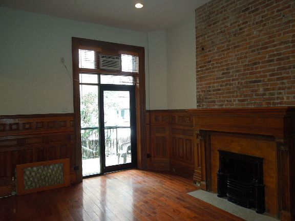 3rd image of 251 W 76th St APT 1B