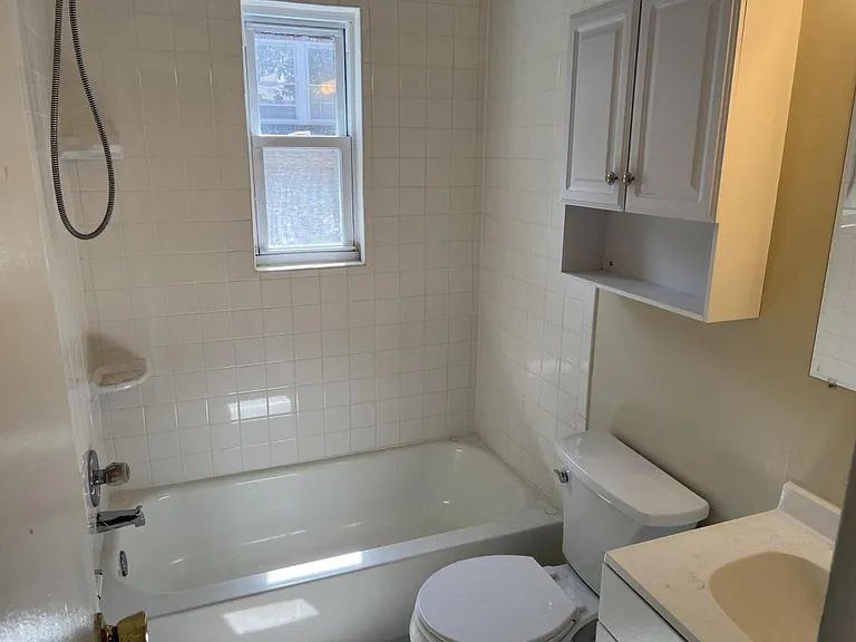 933 N Cleveland St — Photo 4