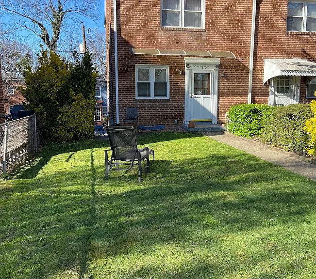 120 E Rosemont Ave — Photo 1