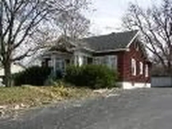 107 Ogden Ave, Clarendon Hills, IL 60514