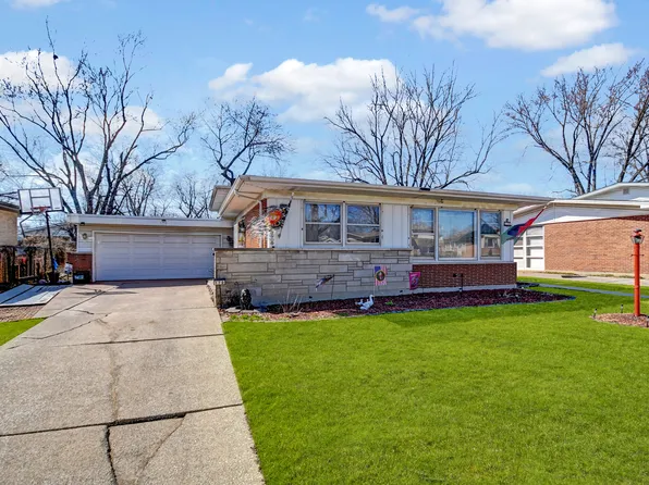 170 S Serena Dr, Chicago Heights, IL 60411