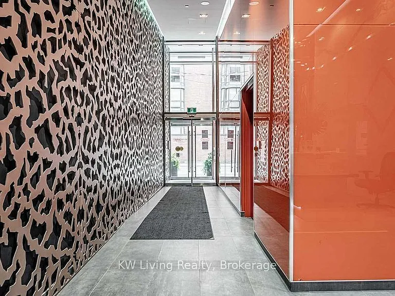 60 Colborne St #402 — Photo 3
