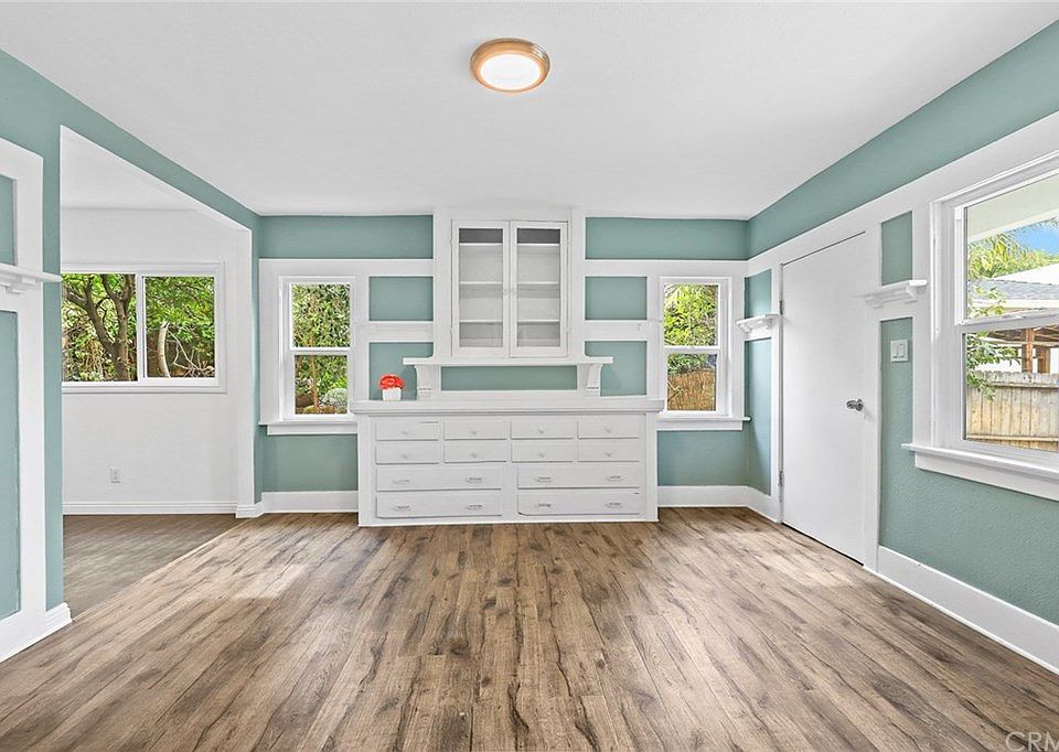 1st image of 812 N Benton Way