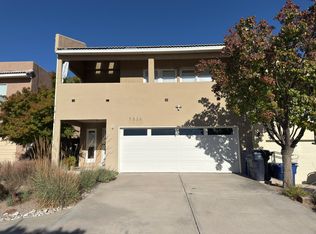 5536 Overlook Dr NE, Albuquerque, NM 87111
