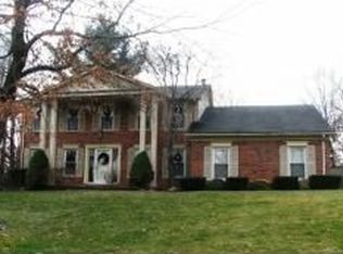 220 Waterview Dr, Lake Orion, MI 48362